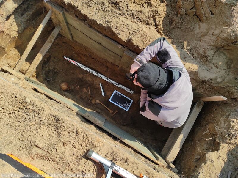 Na cmentarzu św. Wojciecha w Łodzi odkryto szczątki dzieci - ofiar niemieckiego obozu przy ul. Przemysłowej w Łodzi, fot. Biuro Poszukiwań i Identyfikacji IPN