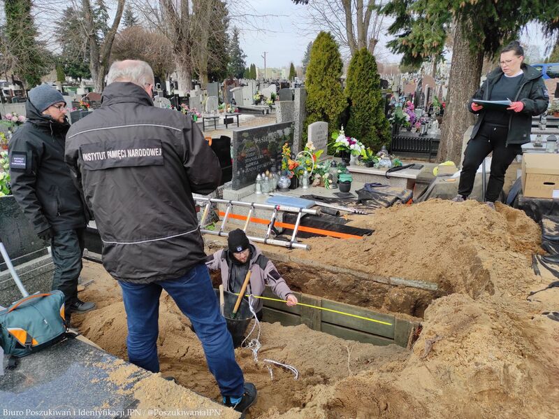 Na cmentarzu św. Wojciecha w Łodzi odkryto szczątki dzieci - ofiar niemieckiego obozu przy ul. Przemysłowej w Łodzi, fot. Biuro Poszukiwań i Identyfikacji IPN
