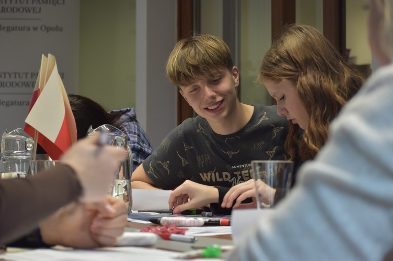 Ostatnia grupa z województwa opolskiego zakończyła 1. etap ogólnopolskiego konkursu edukacyjnego IPN „Silni Polską!” - Opole, 21 i 28 lutego 2025