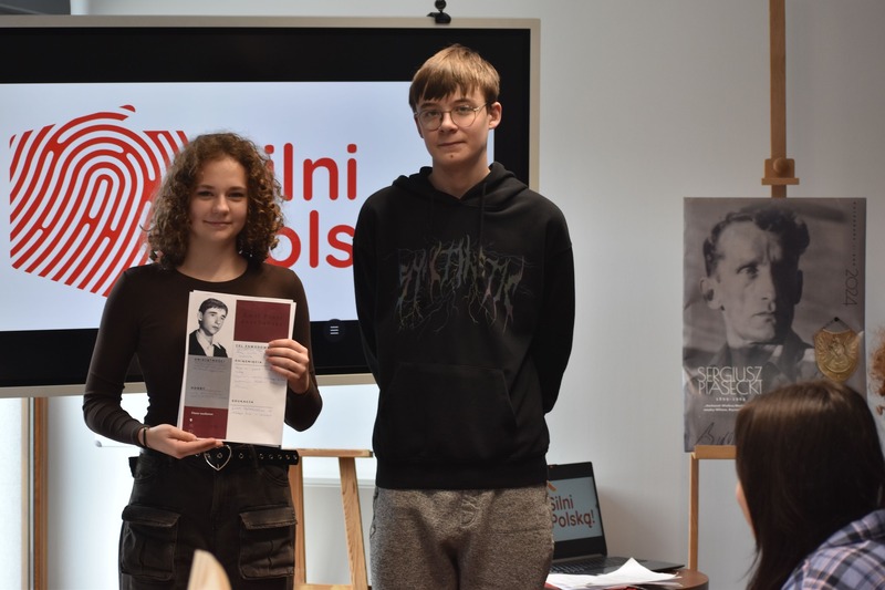 Ostatnia grupa z województwa opolskiego zakończyła 1. etap ogólnopolskiego konkursu edukacyjnego IPN „Silni Polską!” - Opole, 21 i 28 lutego 2025