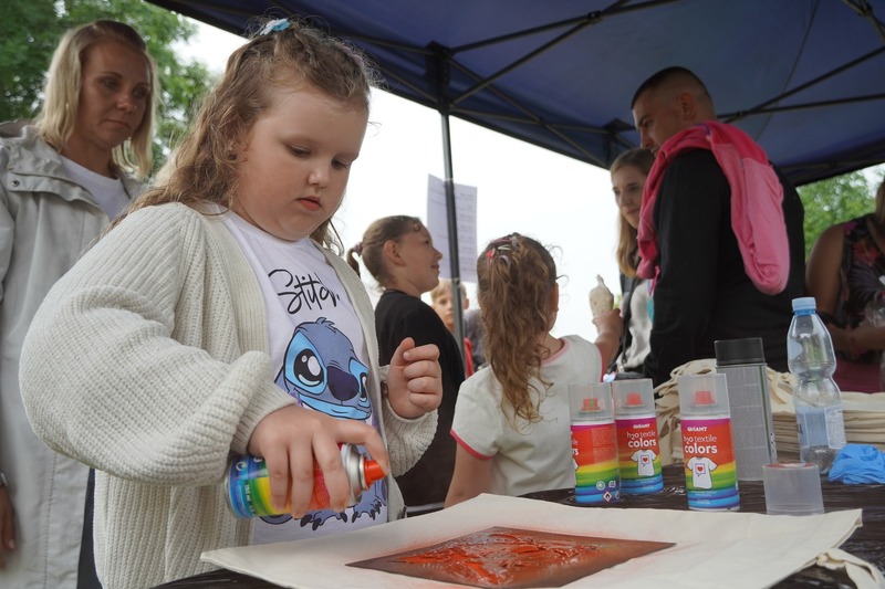 Warsztaty podczas pikniku rodzinnego w PSP im. Kornela Makuszyńskiego - Klisino, 7 czerwca 2025