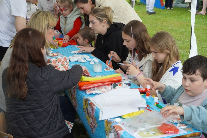 Warsztaty podczas pikniku rodzinnego w PSP im. Kornela Makuszyńskiego - Klisino, 7 czerwca 2025