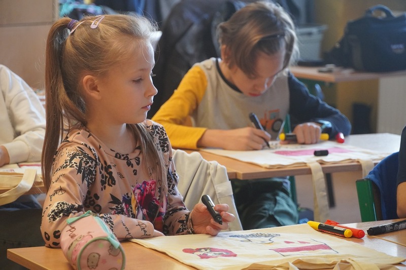 „Za co kochamy Polskę?” – warsztaty plastyczno-historyczne – Brzeg, 4 listopada 2025