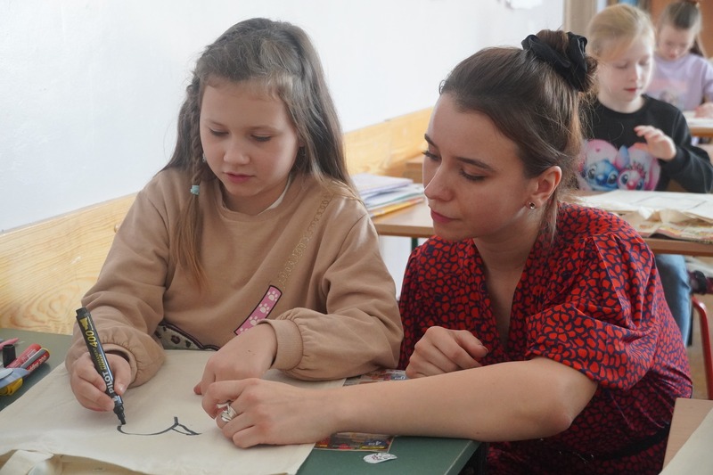 „Za co kochamy Polskę?” – warsztaty plastyczno-historyczne – Brzeg, 4 listopada 2025