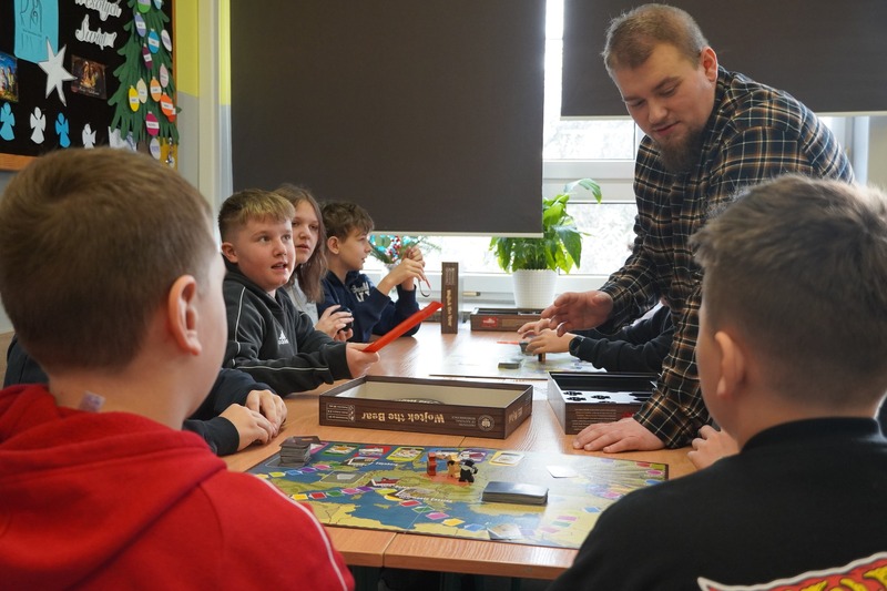 Warsztaty z grą planszową "Miś Wojtek" w PSP w Chróścinie Opolskiej – 9 stycznia 2026