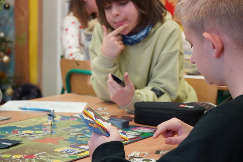 Warsztaty z grą planszową "Miś Wojtek" w PSP w Chróścinie Opolskiej – 9 stycznia 2026