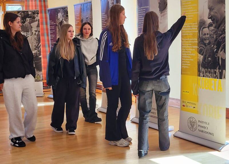 Wystawa IPN w Liceum Sióstr Niepokalanek w Wałbrzychu – Wałbrzych, 1 kwietnia 2026