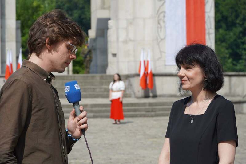 „Jesteśmy wolni! Oto kajdany, które nas krępowały, już opadły!”