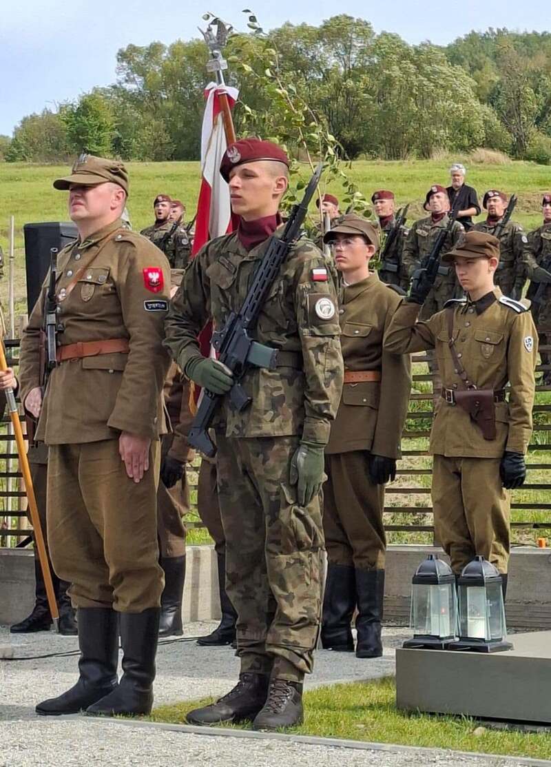 W Kamesznicy odbyły się uroczystości upamiętniające 80. rocznicę mordu na żołnierzach VII Śląskiego Okręgu Narodowych Sił Zbrojnych, podkomendnych kpt. Henryka Flamego ps. „Bartek” – Kamesznica, 20 września 2026