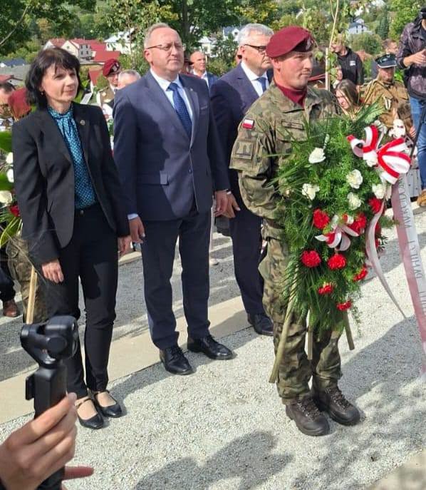 W Kamesznicy odbyły się uroczystości upamiętniające 80. rocznicę mordu na żołnierzach VII Śląskiego Okręgu Narodowych Sił Zbrojnych, podkomendnych kpt. Henryka Flamego ps. „Bartek” – Kamesznica, 20 września 2026