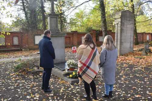 Wizyta na grobach powstańców śląskich – Opole, 13 listopada 2023. Fot. Dominik Wojtkiewicz (IPN)
