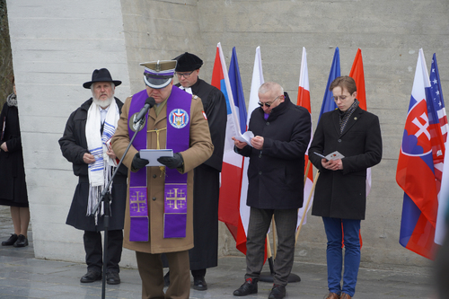 79. rocznica wyzwolenia Stalagu 344 Lamsdorf – Łambinowice, 18 marca 2024. Fot. Dominik Wojtkiewicz (IPN)