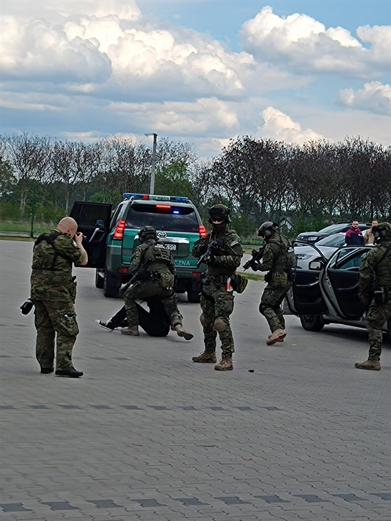 Wystawa IPN „Na Straży Granic” dotarła do Ożarowic i lotniska Katowice-Pyrzowice – Ożarowice, 27 kwietnia 2024