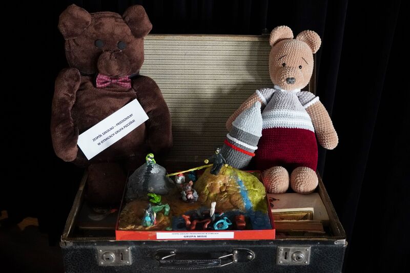 „Wielkie rzeczy w małych oczach” wernisaż prac pt. „Historia Misia Wojtka” – Komprachcice, 14 maja 2024